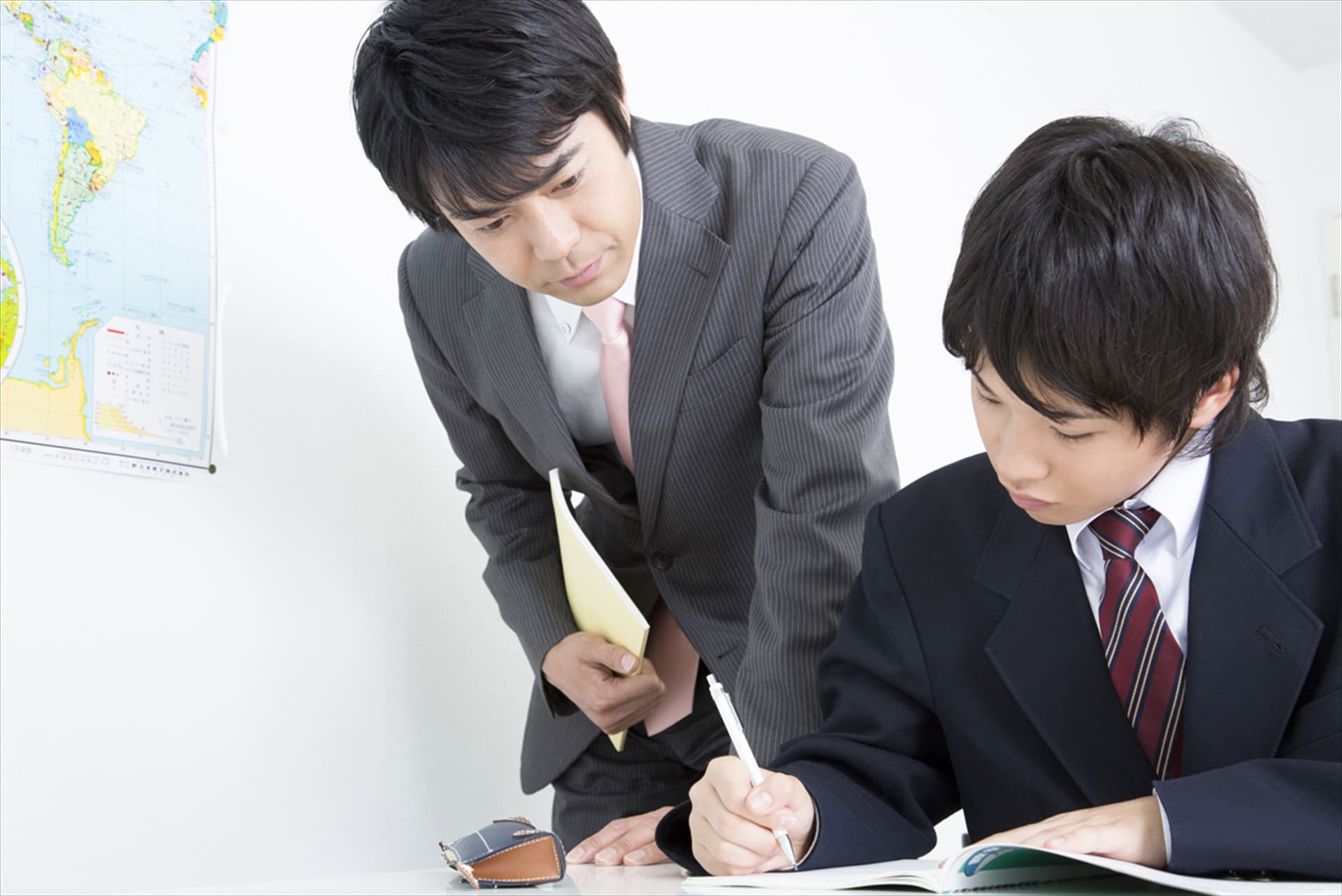 わからないところを教える講師